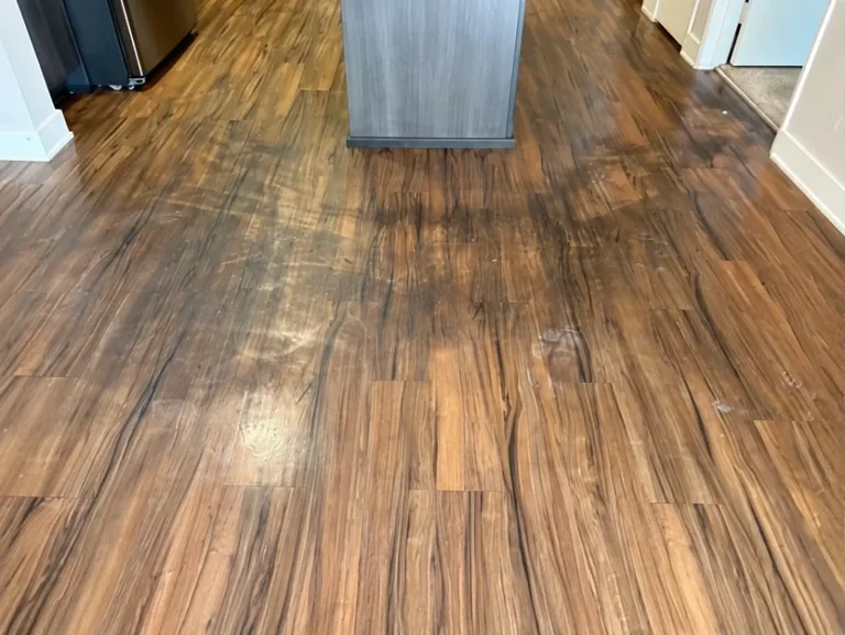 Wood-look plank floor before cleaning by 4 Elements